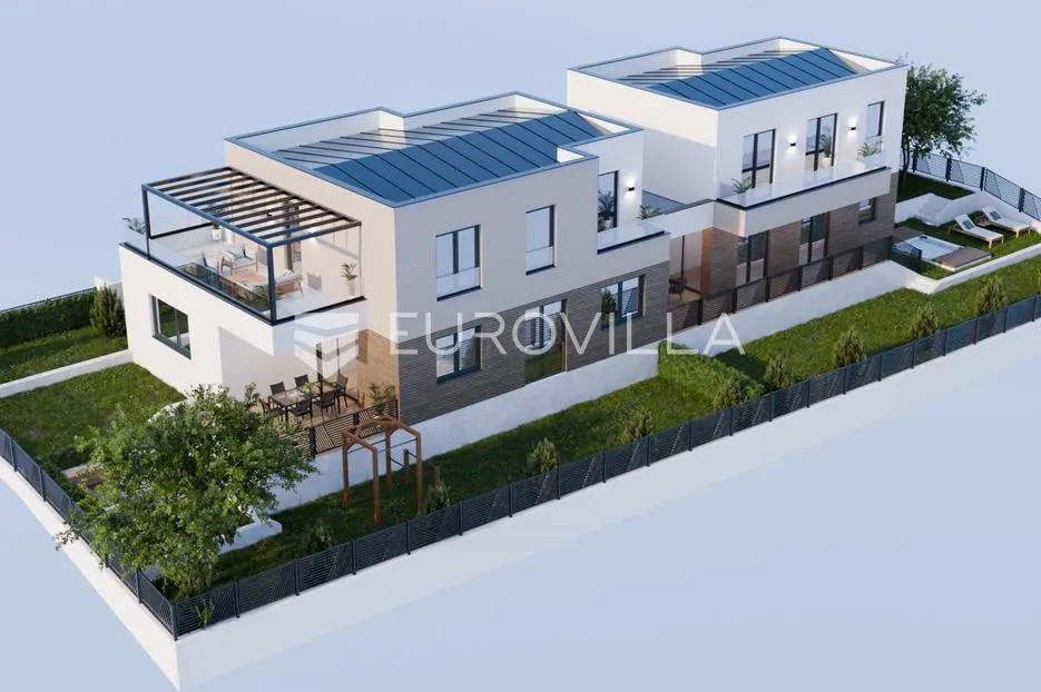 zagreb, bijenik, odlično zemljište 699 m² s građevinskom dozvolom - slika 2