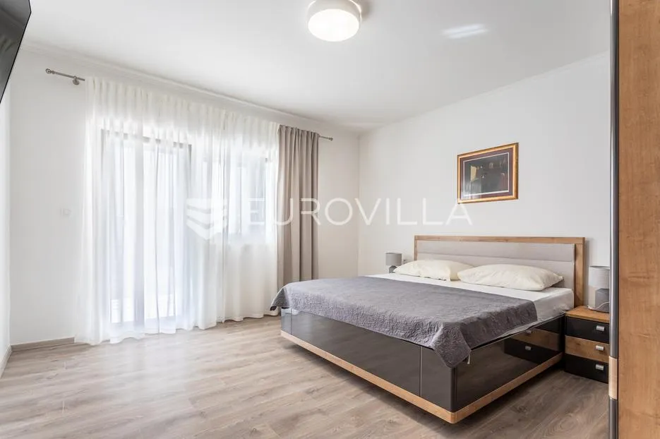 trogir, dvosoban stan s terasom i vrtom, dugoročan najam - slika 7