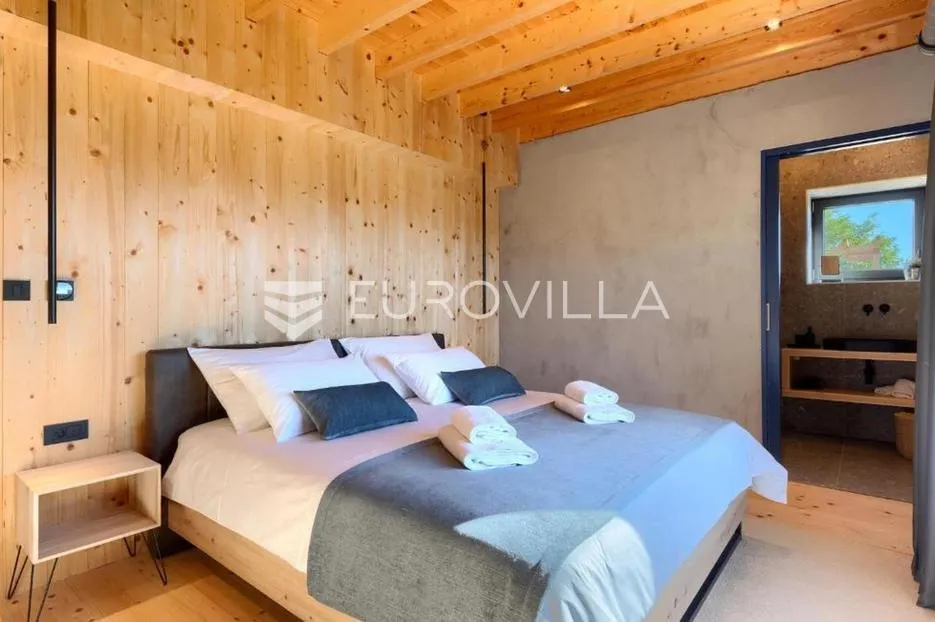 istra, motovun, luksuzna dizajnerska vila s infinity bazenom i panoramskim pogledom - slika 16