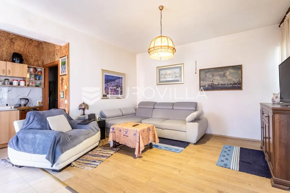 vodice, apartmanska kuća u blizini mora - slika 2
