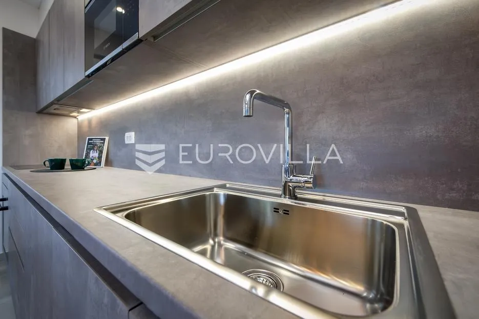 istra, okolica rovinja, predivan namješten dvosoban stan 85 m² 800m od mora - slika 10