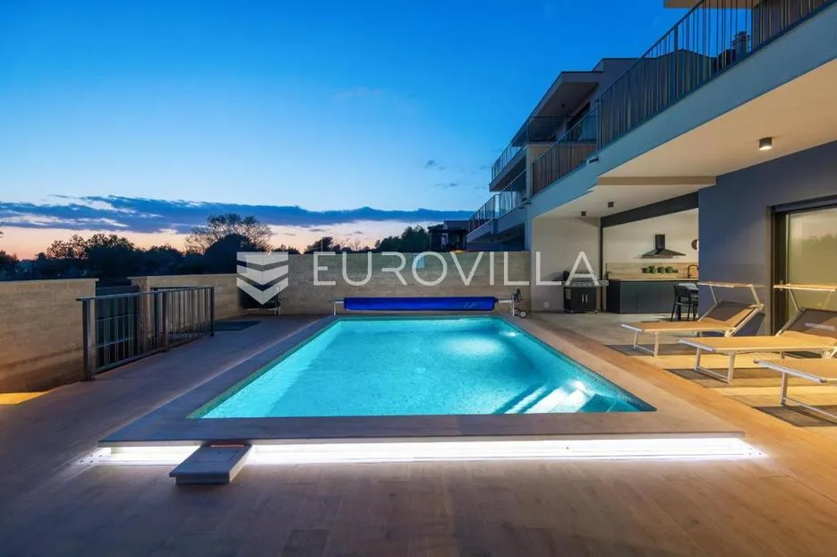 istra, banjole, dvojna vila, prvi red do mora, 244 m² s pogledom na marinu - slika 9