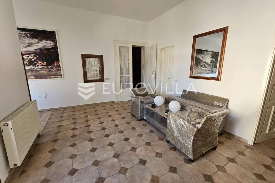 osijek, donji grad, adaptirana kuća s velikim potencijalom, 700 m², plac 947 m² - slika 33