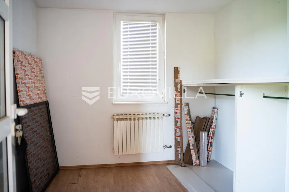 županja, prostrana obiteljska kuća površine 180 m² na parceli od 788 m² u mirnoj ulici - slika 14