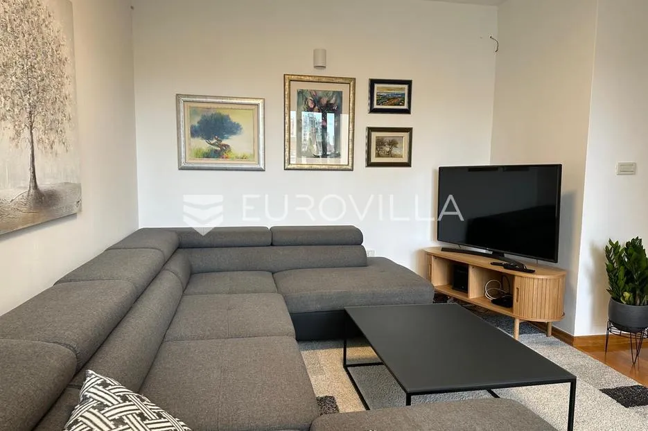 split, mertojak, trosoban namješten stan za dugoročan najam - slika 2
