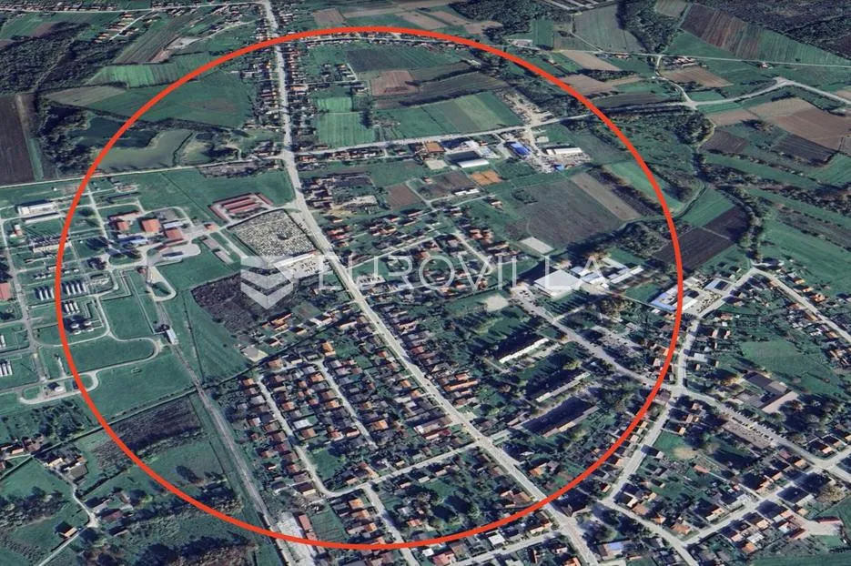 Ivanić Grad, poslovno stambeni objekt NKP 300 m2