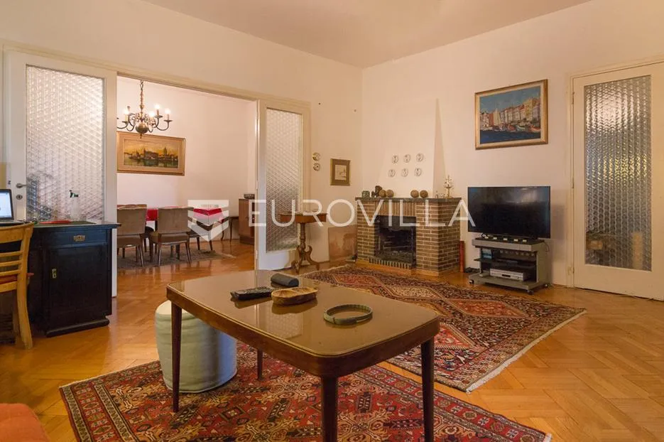 zagreb, tuškanac, prekrasan šesterosoban stan na 1. katu s terasom 70 m2 - slika 7