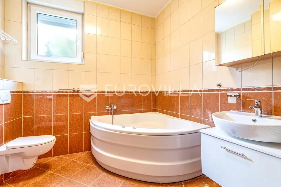 zagreb, remete, komforan trosoban stan s parkirnim mjestom, 79 m² - slika 6