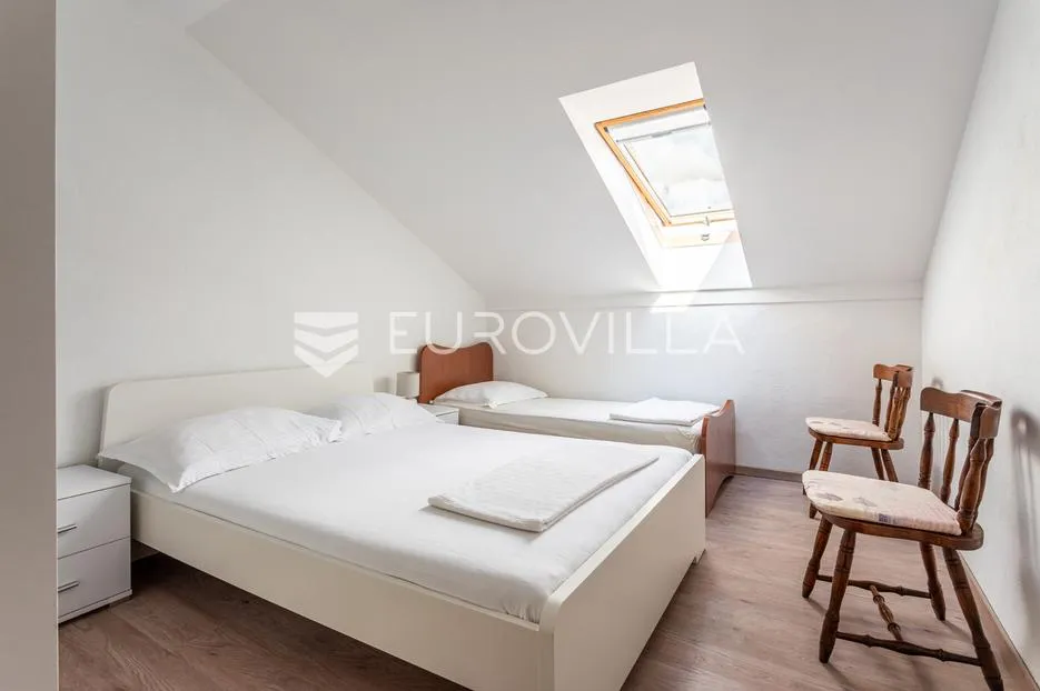 kaštel stari, dvosoban stan s predivnim pogledom, prvi red do mora - slika 8