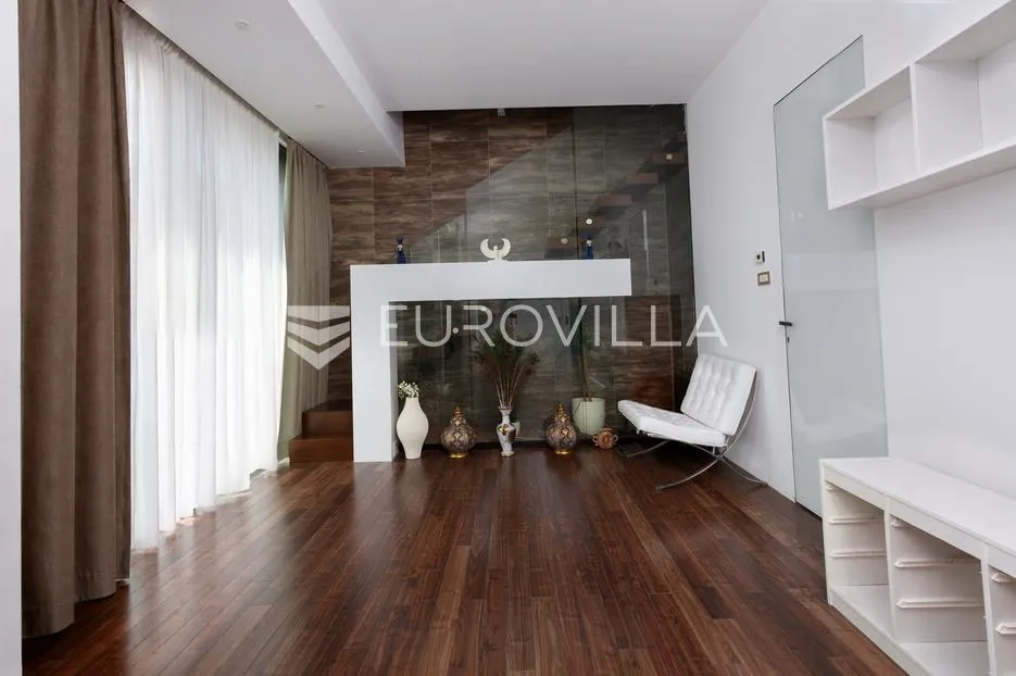 matulji, penthouse peterosobni dvoetažni stan160 m², terasa 130 m² i privatna okućnica 250 m² - slika 18