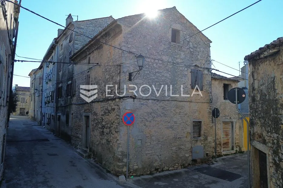 istra, vodnjan, kamena kuća za renovaciju u centru vodnjana - slika 4