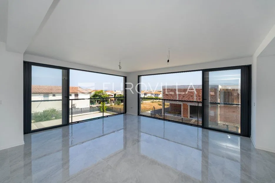 zadar, vir, luksuzna villa sa šest stambenih jedinica, samo 250m od mora - slika 29