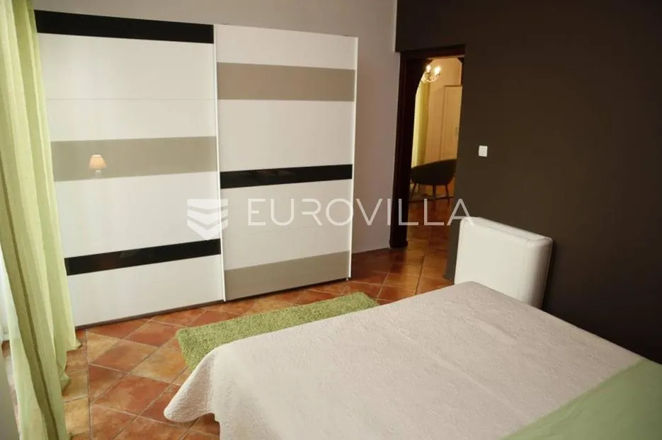 vodice, atraktivna vila 850 m² - slika 10