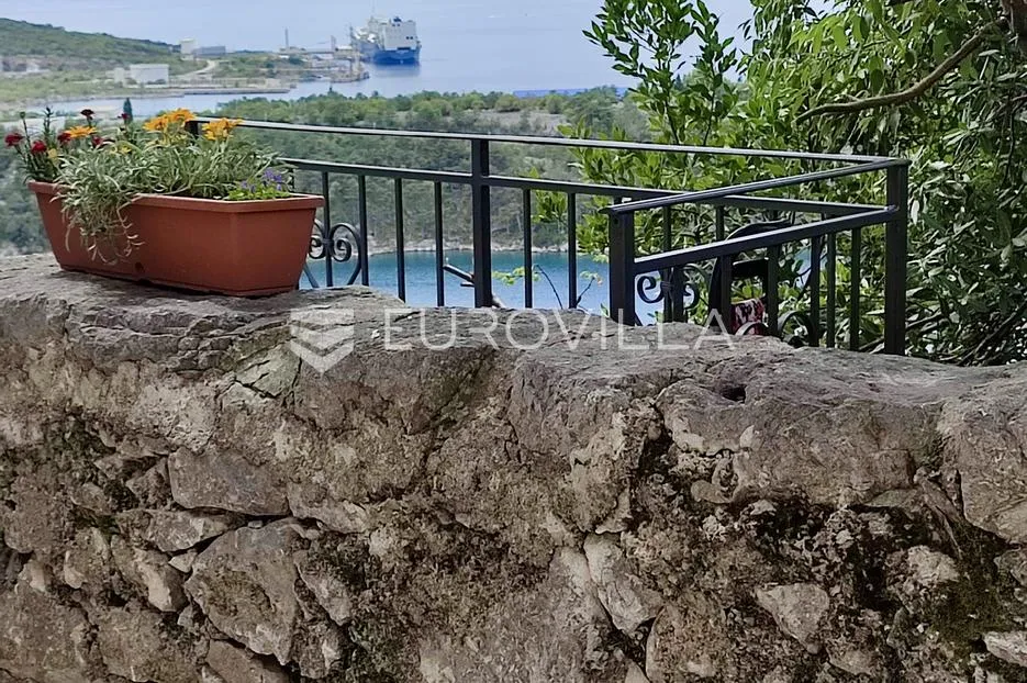 krk, omišalj, adaptirana kamena kuća u nizu s pogledom na more površine 54 m² - slika 32
