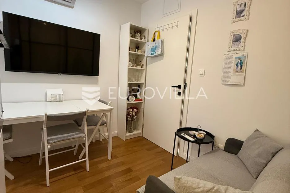 split, centar, dvosoban stan studio apartman - slika 22