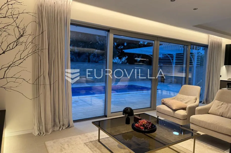 krk, luksuzan stan s bazenom, 113 m² novogradnja - slika 3