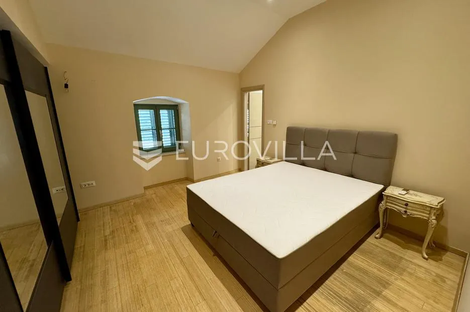 opatija, centar, predivan četverosoban stan s panoramskim pogledom i vrtom - slika 11