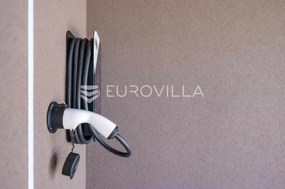 istra, krnice, impresivna dizajnerska vila s pogledom na more - slika 67