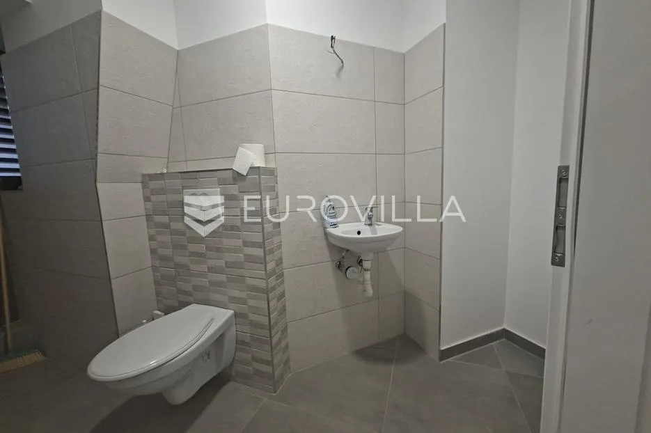 rijeka, centar, uredski prostor 23 m² u zgradi s liftom - slika 5