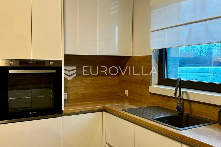 novi zagreb, golf resort, moderna četverosobna kuća u nizu s vrtom - slika 14