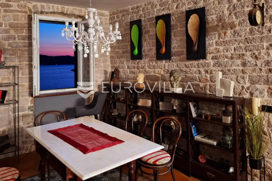 šibenik, stara gradska jezgra, povijesna palača iz 12. stoljeća - slika 43