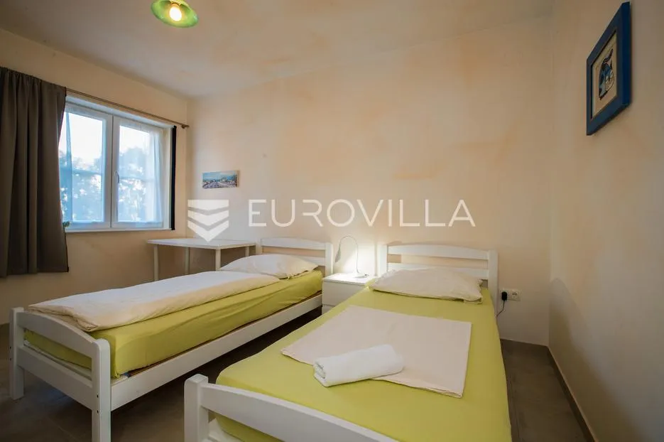 rab, barbat, dvosoban stan s pogledom na more, 200 m od mora 105 m² - slika 8