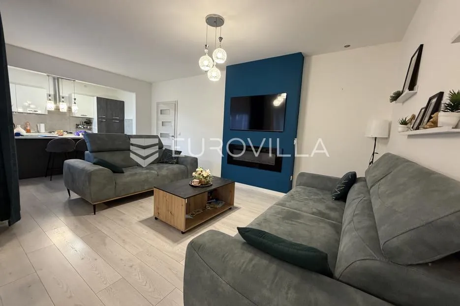 đakovo, centar, novouređena kuća 250 m² - slika 7