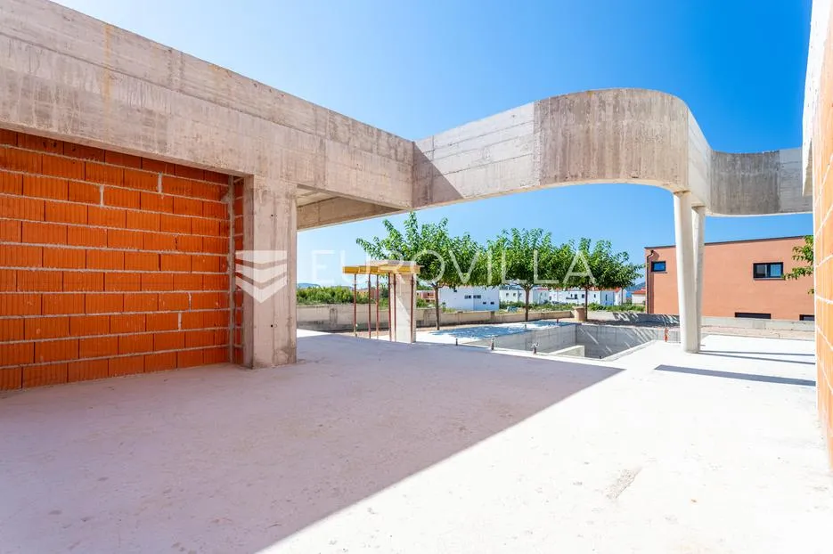 vodice, prekrasna i prostrana vila s bazenom, 730,25 m² - slika 14