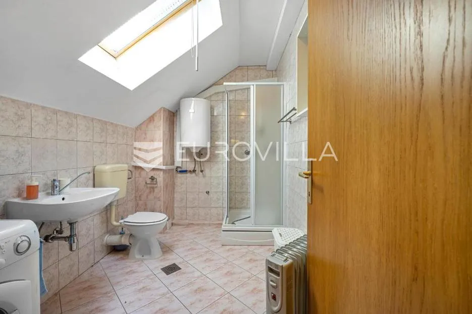 skradin, dubravice, kuća sa 7 apartmana i velikim bazenom, 760 m² - slika 44