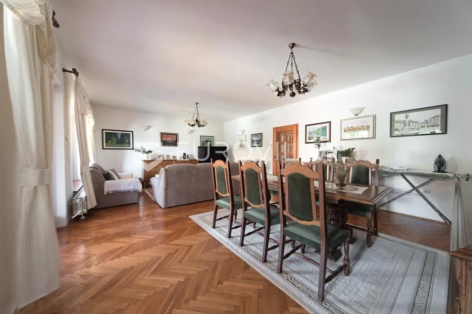 osijek, donji grad, prostrana kuća s dvorištem površine 403 m² - slika 22