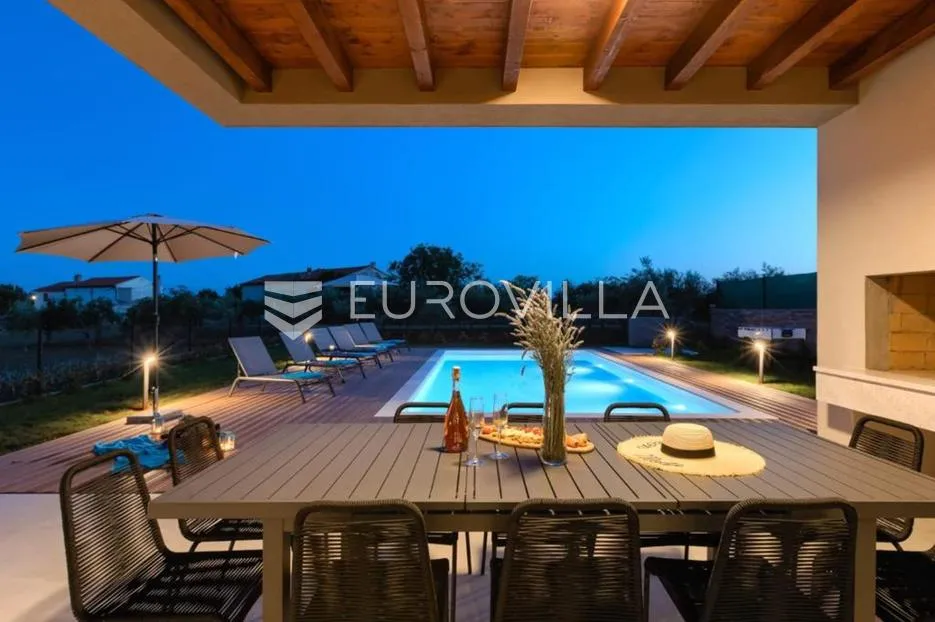 istra, svetvinčenat, moderna luksuzna vila s grijanim bazenom - slika 29