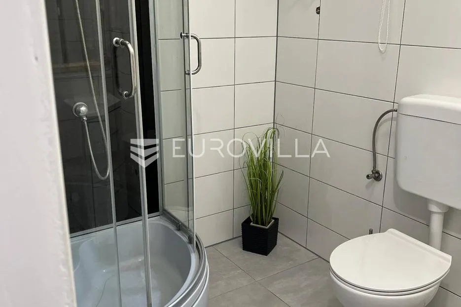 istra, šišan, prizemnica s bazenom i građevinskim zemljištem na mirnoj lokaciji - slika 11