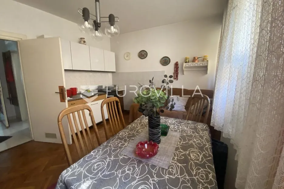 slavonski brod, centar obiteljska kuća s dva neovisna stana 180 m² - slika 7