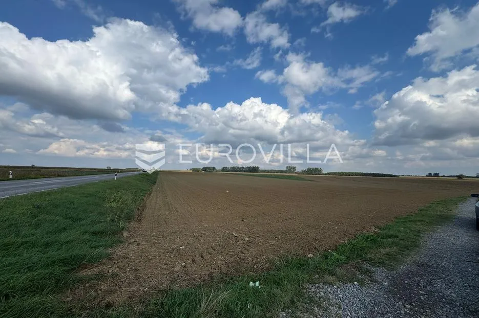 kuševac, atraktivno poljoprivredno zemljište uz cestu, 4 ha - slika 10