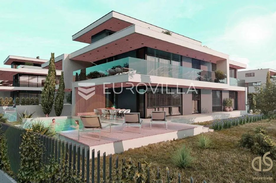 Istra, Rovinj, luksuzni trosobni stan u prizemlju 129,57 m² s vrtom 625 m² i bazenom