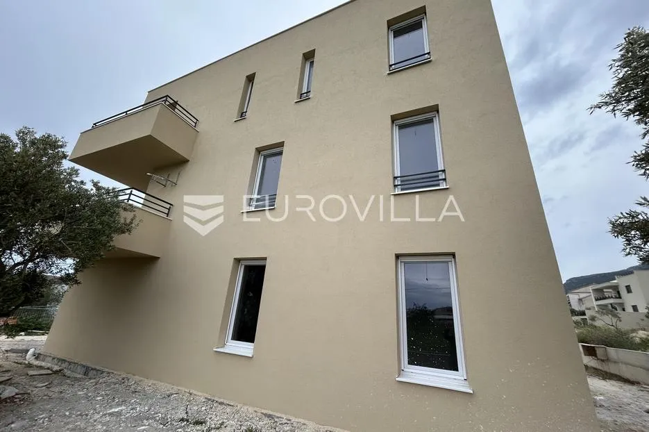 kaštel lukšić, četverosobni penthouse neto korisne površine od 112,08 m² s krovnom terasom - slika 9
