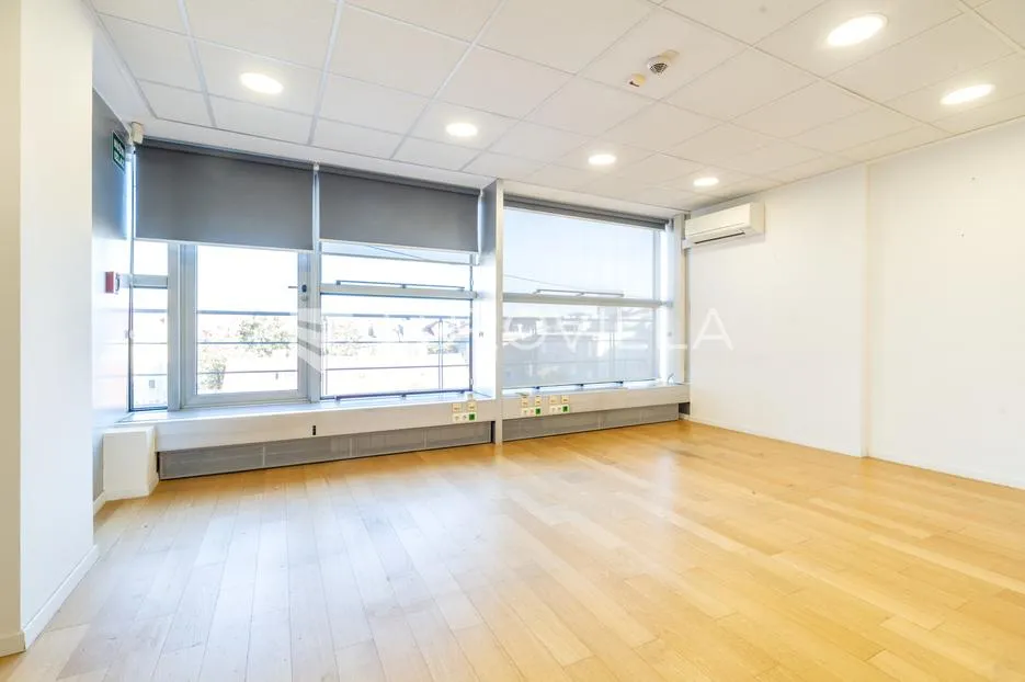 Zagreb, Donji grad, poslovni prostor uredske namjene 356 m2