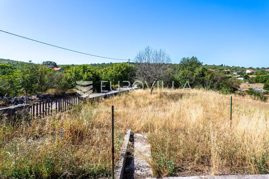 klis, korušce, kuća s okućnicom - slika 26