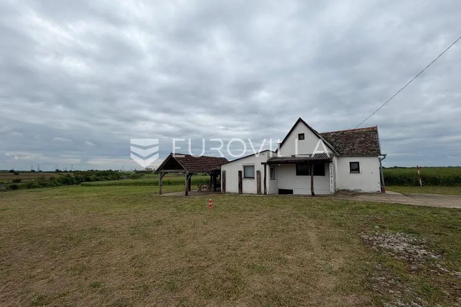 đakovo, vikendica i gospodarski objekti na prostranom imanju - slika 2