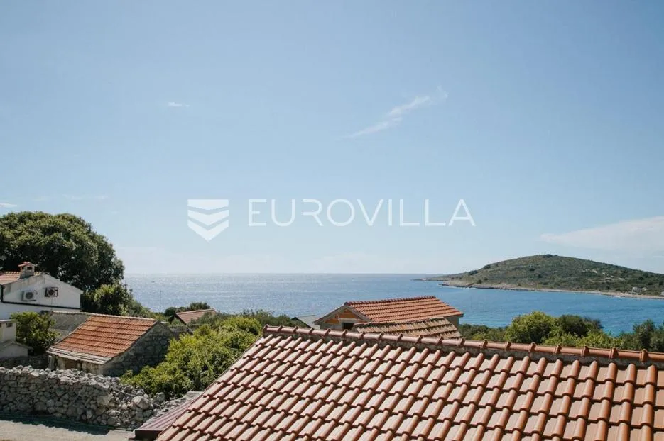 otok drvenik, uređena renovirana kamena kuća na 300 m od mora - slika 8