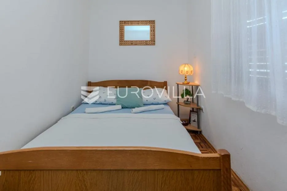 vir, apartmanska kuća s 3 jedinice, velikom okućnicom i potencijalom za bazen blizu centra - slika 47