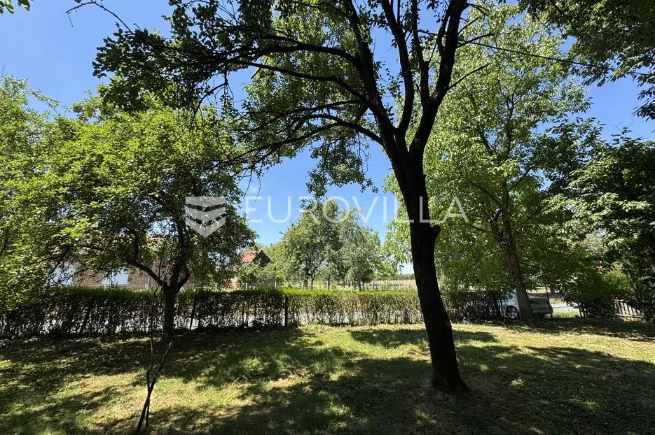 paučje, vikendica 95 m² s velikim potencijalom na zemljištu od 2622 m² - slika 14