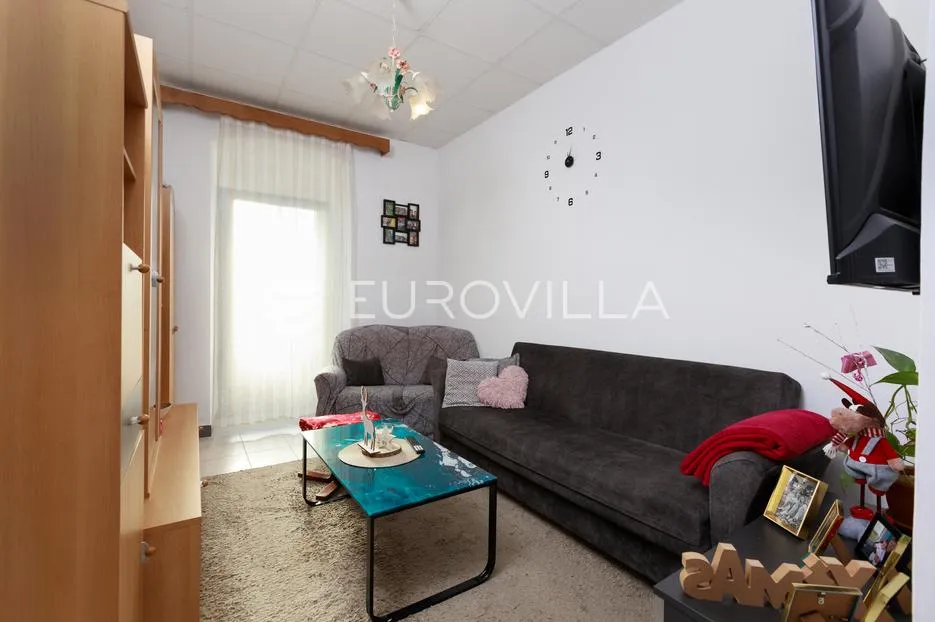 rijeka, zamet, dva uređena stana površine 95 m² s vrtom - slika 1