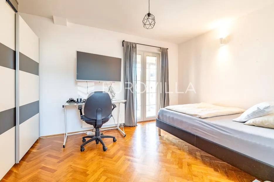 zagreb, gornja dubrava, lijepa prostrana kuća s dva stana i 3 gpm, 350 m2 - slika 11