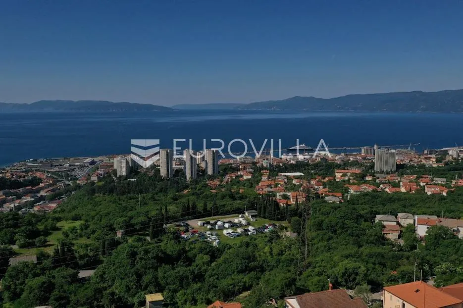 rijeka, kozala, luksuzan i prostran stan u novogradnji s krovnom terasom i bazenom - slika 13