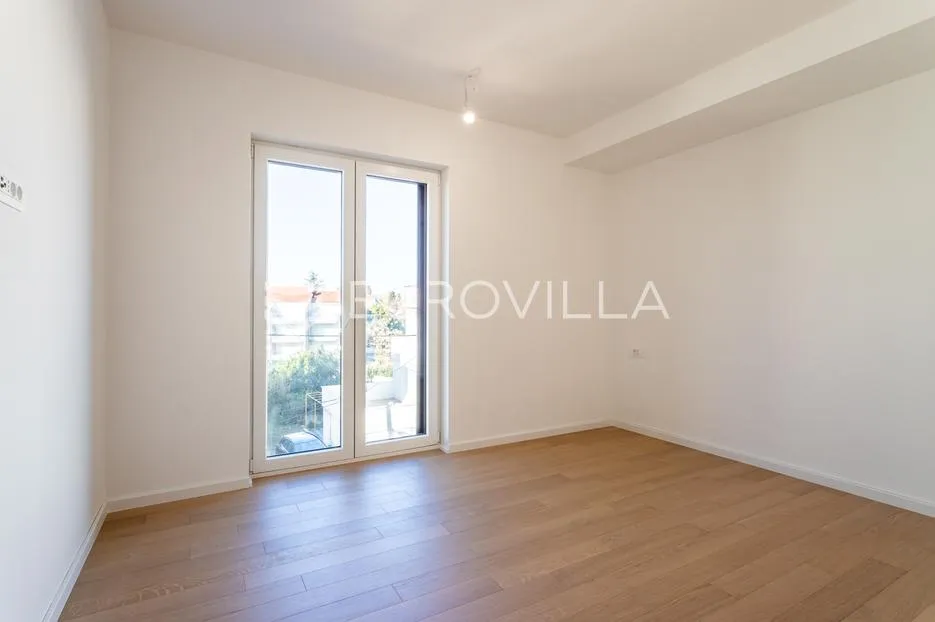 vodice, novogradnja, penthouse s krovnom terasom i pogledom na more, 141,80 m² - slika 14
