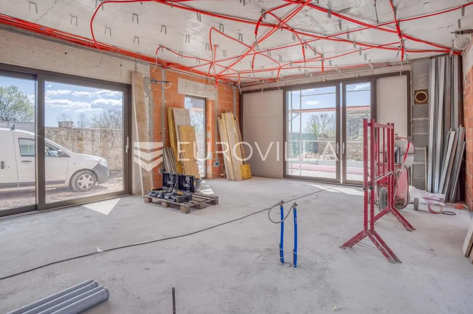 istra, okolica bala, kamena dizajnerska kuća 176 m² s bazenom - slika 10