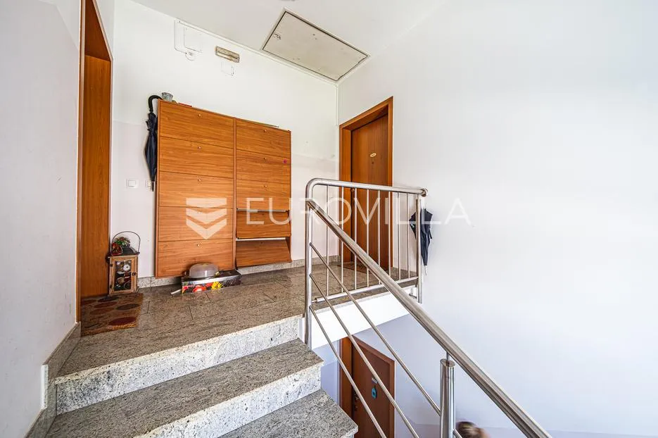 zagreb, kraljevec, prekrasan trosoban stan s garažom 121 m² - slika 21