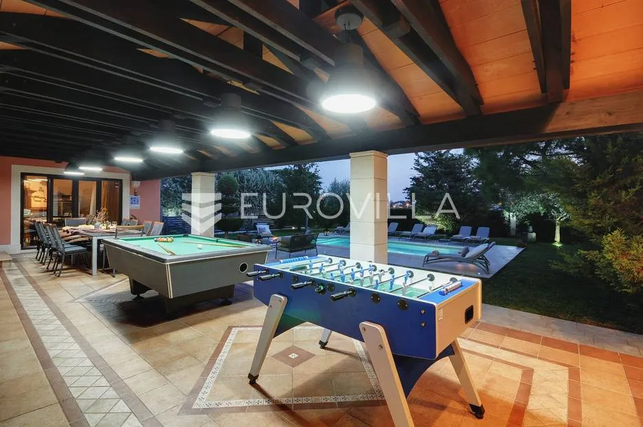 pula, veli vrh - prekrasna luksuzna i moderna kuća 347 m2 s bazenom 27 m2 - slika 21