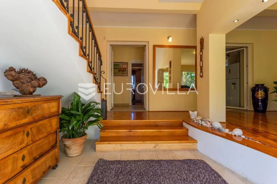rakalj, predivna, prostrana villa s bazenom i velikom okućnicom, 452 m² - slika 15